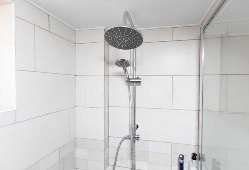 پانسیون Aladdin S Hostel