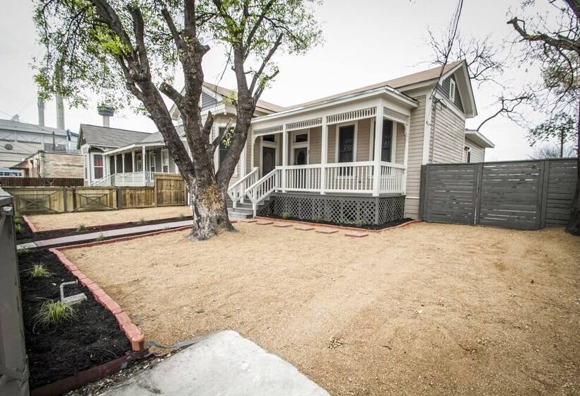 Restored Historic 2br/1.5ba House Near Downtown