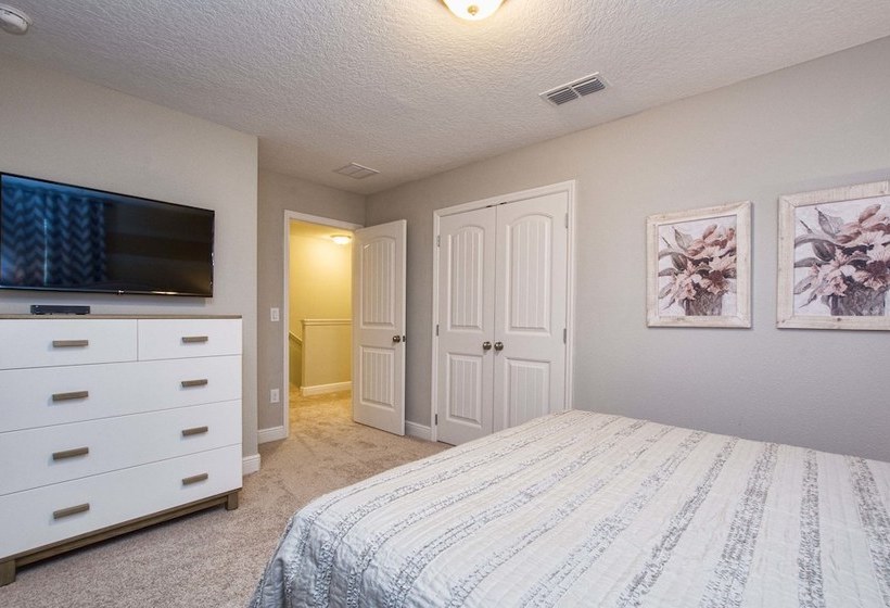 Solterra  6 Bedrooms House W/pool7040sr