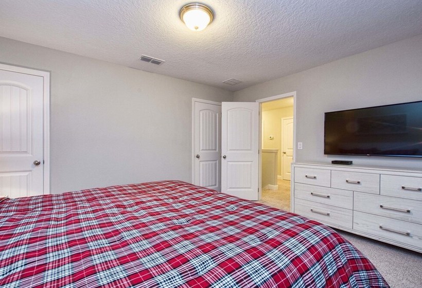 Solterra  6 Bedrooms House W/pool7040sr