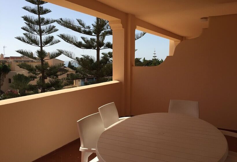 Apartamentos El Toro