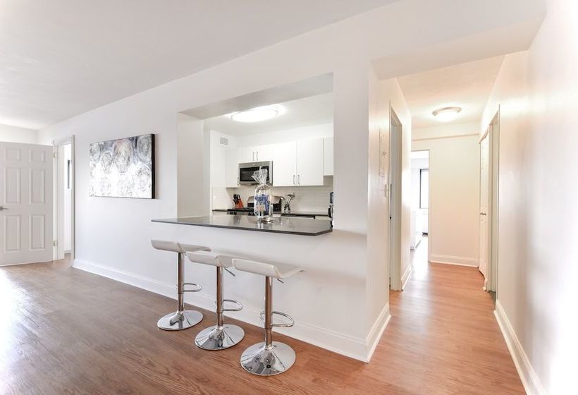 Global Luxury Suites At Emerson Place