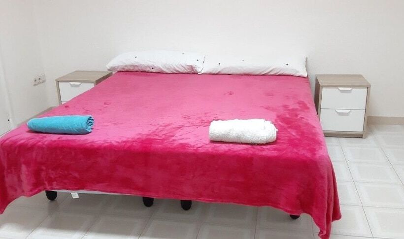 Hostal Marqués Del Campo   Hostel