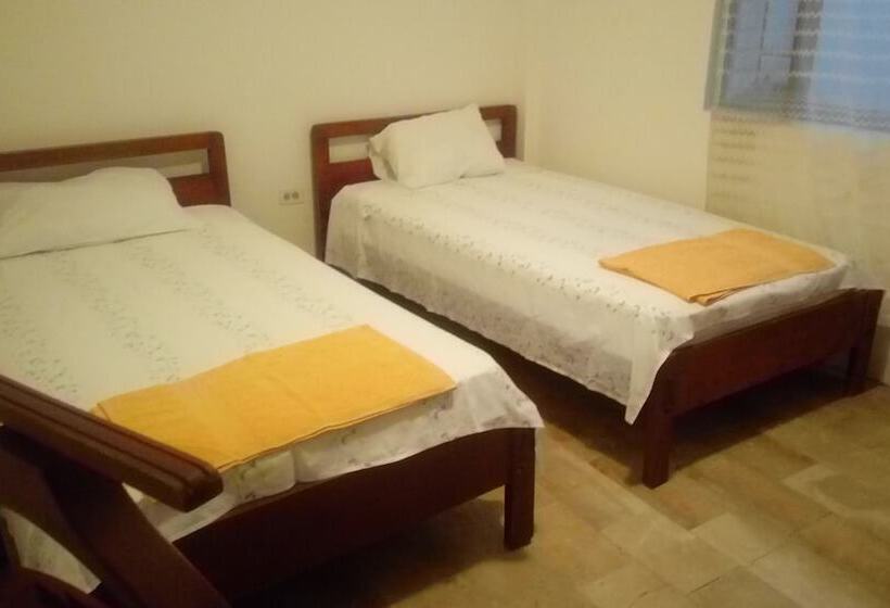 هتل Cabañas Cordelia Tonsupa