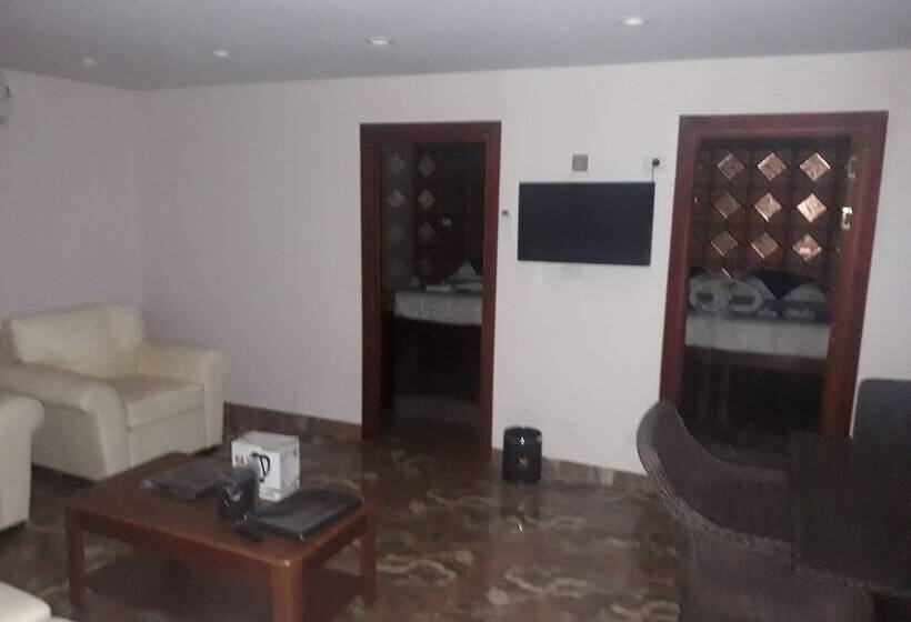 هتل The President