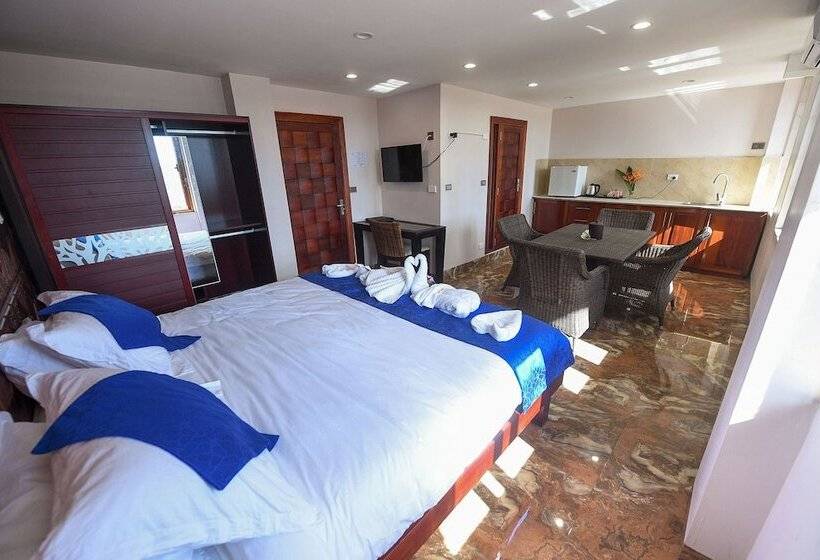 هتل The President