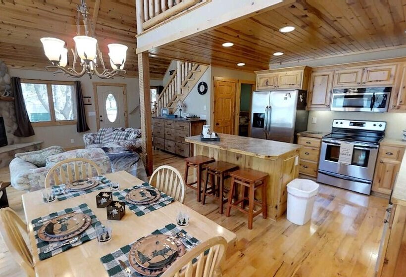 Lakefront Hideaway