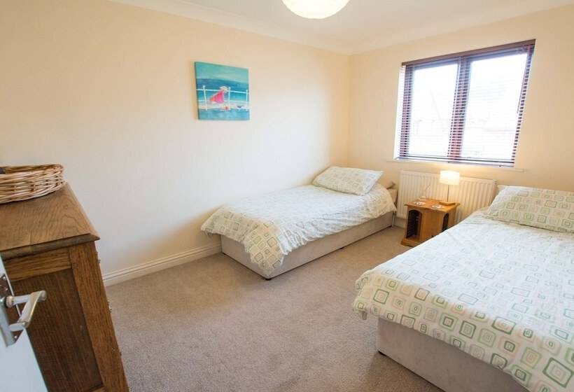 Oysters Sleeps 6 Modern Villa & Dog Friendly