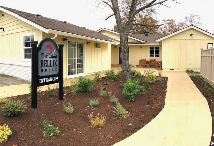 Wine Suite At Rellik House. Winery & Alpaca Farm