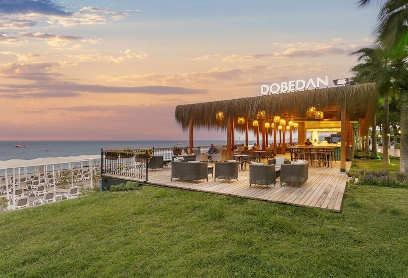 هتل Dobedan World Palace