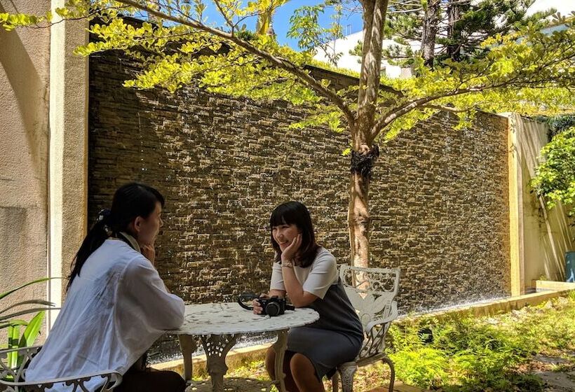 هتل Howard Beach Resort Kenting