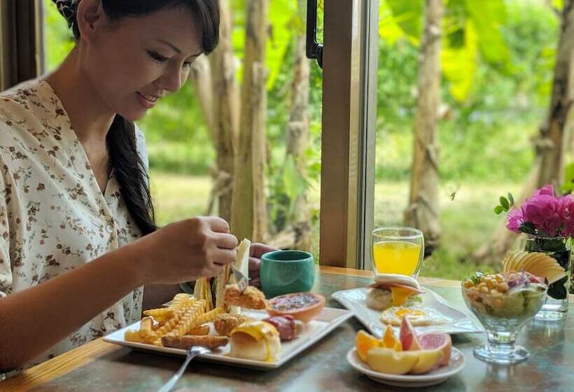 هتل Howard Beach Resort Kenting