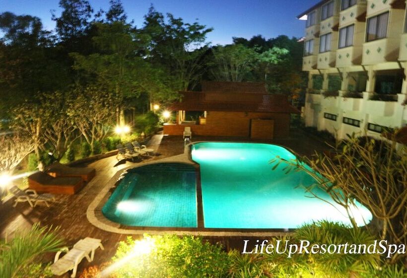 هتل Life Up Resort And Spa