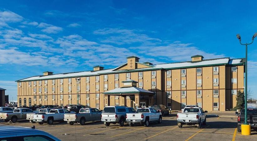 فندق Service Plus Inns And Suites