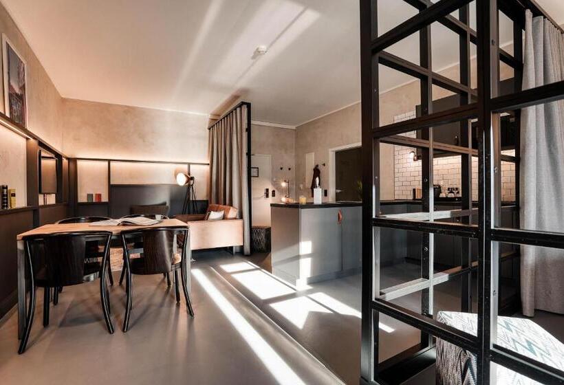 Cloud No7 Lofts
