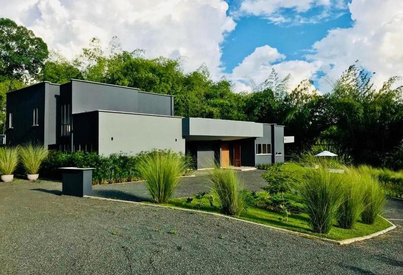 هتل Casa Luz Hospedaje, Pereira , Cerritos