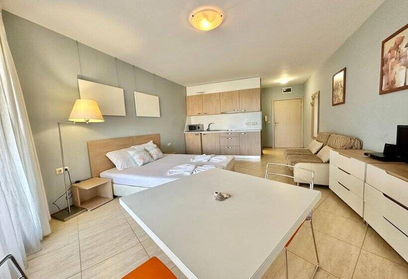 هتل Menada Grand Resort Apartments