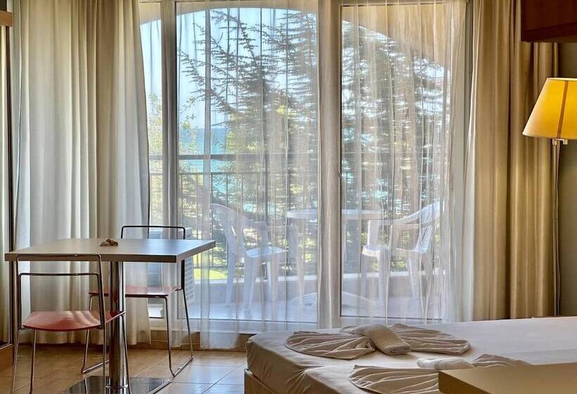 هتل Menada Grand Resort Apartments