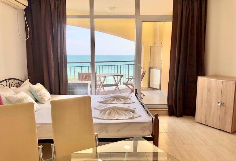 هتل Menada Grand Resort Apartments
