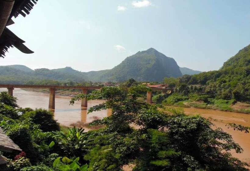 هتل Nong Kiau Riverside