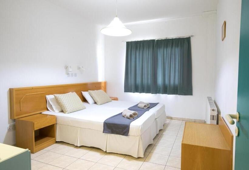 Debbiexenia Hotel Apartments