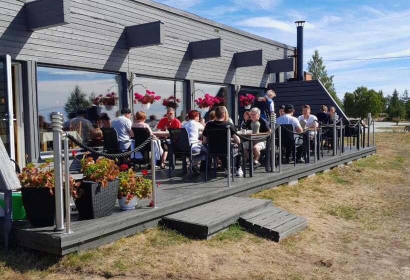 ホテル Karemajat Panorama