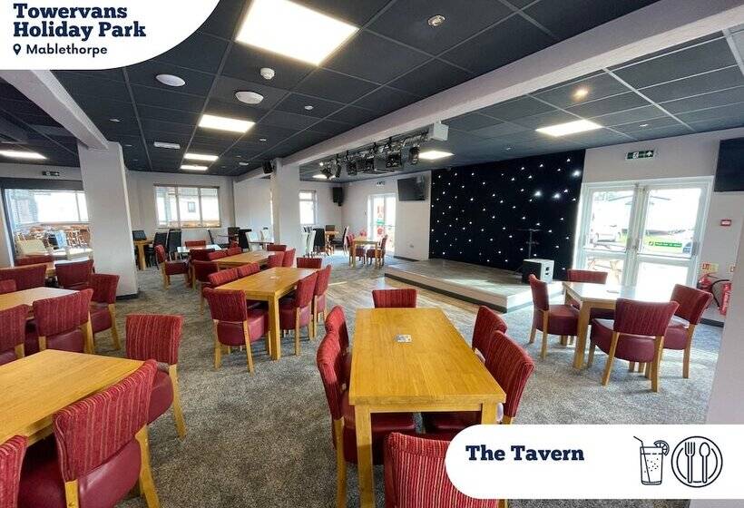 منتجع Towervans Caravan Park