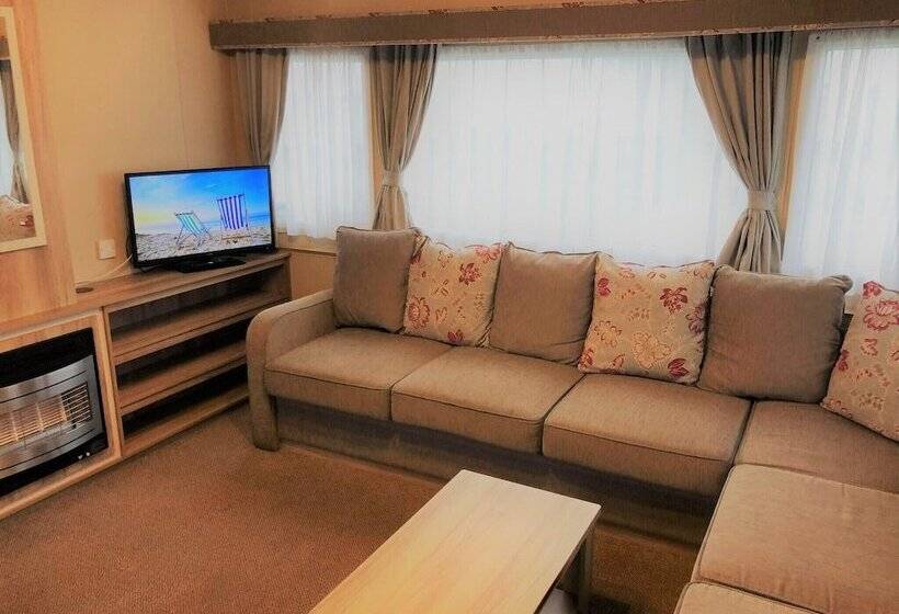 منتجع Towervans Caravan Park