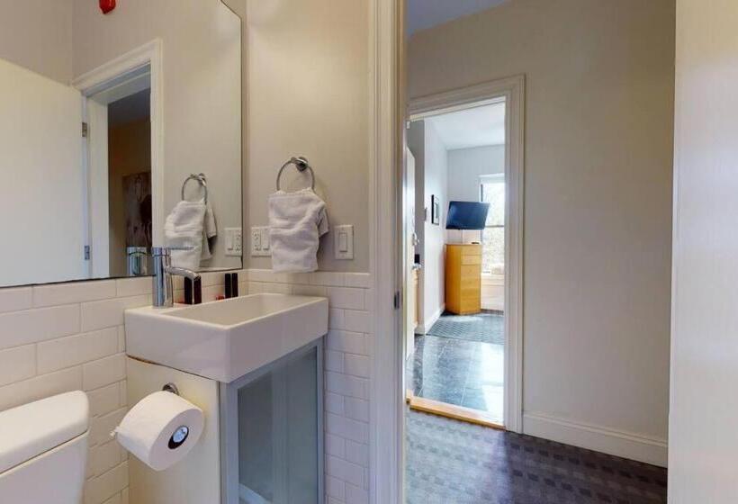 Charming Studio In Boston Brownstone, #44