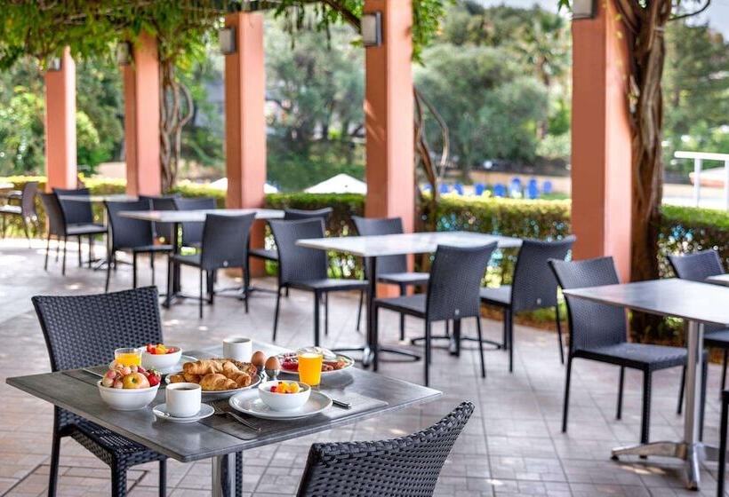 هتل Century Resort