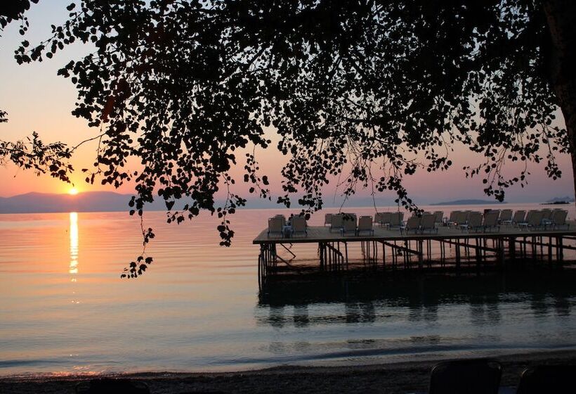 هتل Dassia Beach