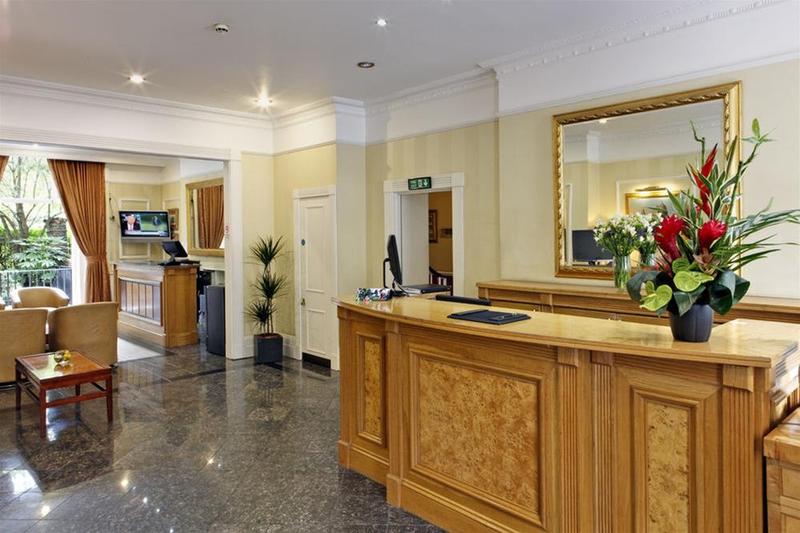 בית מלון כפרי Grange Clarendon