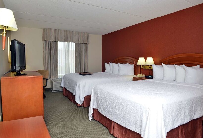 هتل Hampton Inn & Suites By Hilton Windsor