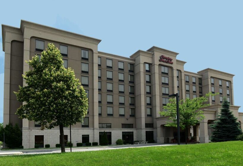 هتل Hampton Inn & Suites By Hilton Windsor