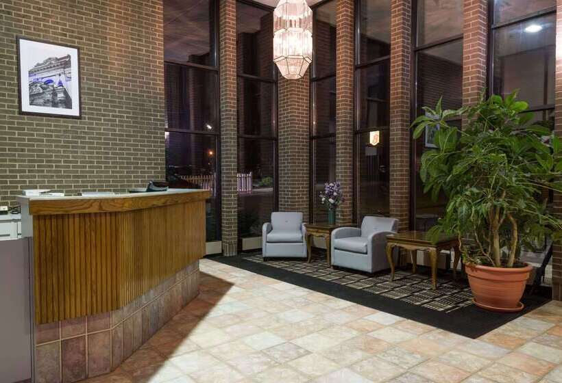 Отель Super 8 By Wyndham Miamisburg Dayton S Area Oh