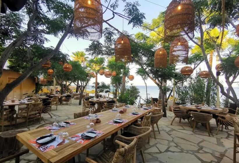 هتل Tsokkos Gardens