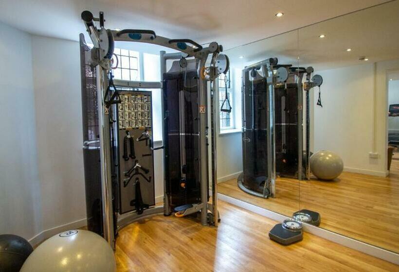 Wellington Hotel By Blue Orchid