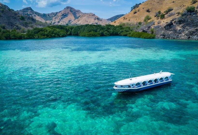 هتل Ayana Komodo Waecicu Beach