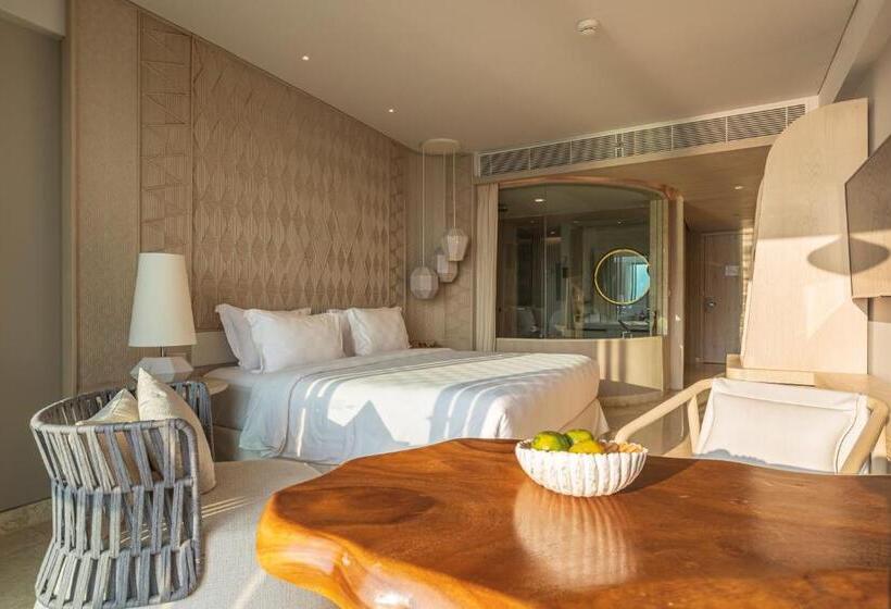 هتل Ayana Komodo Waecicu Beach