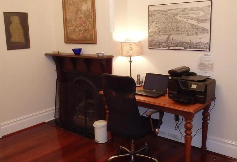 فندق Hamptons Inn Bed & Breakfast