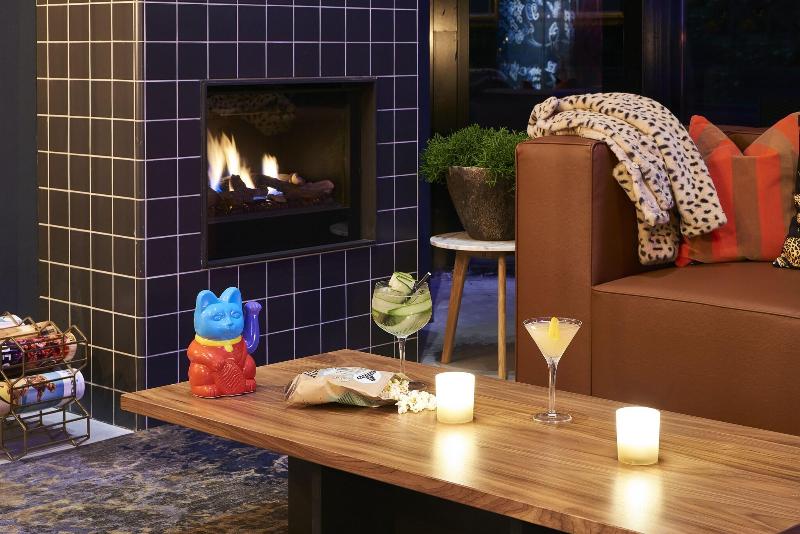 בית מלון כפרי Moxy Amsterdam Schiphol Airport