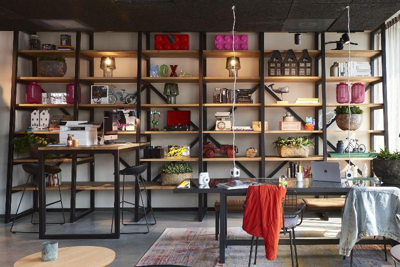 בית מלון כפרי Moxy Amsterdam Schiphol Airport