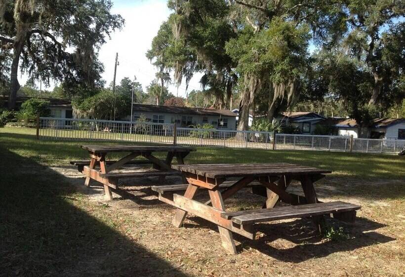 فندق Suwannee Gables