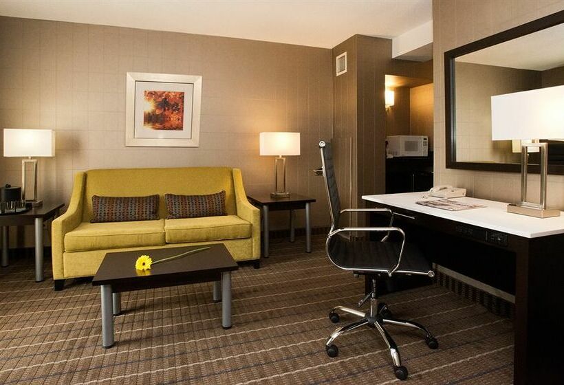 هتل Holiday Inn & Suites Mississauga West / Meadowvale