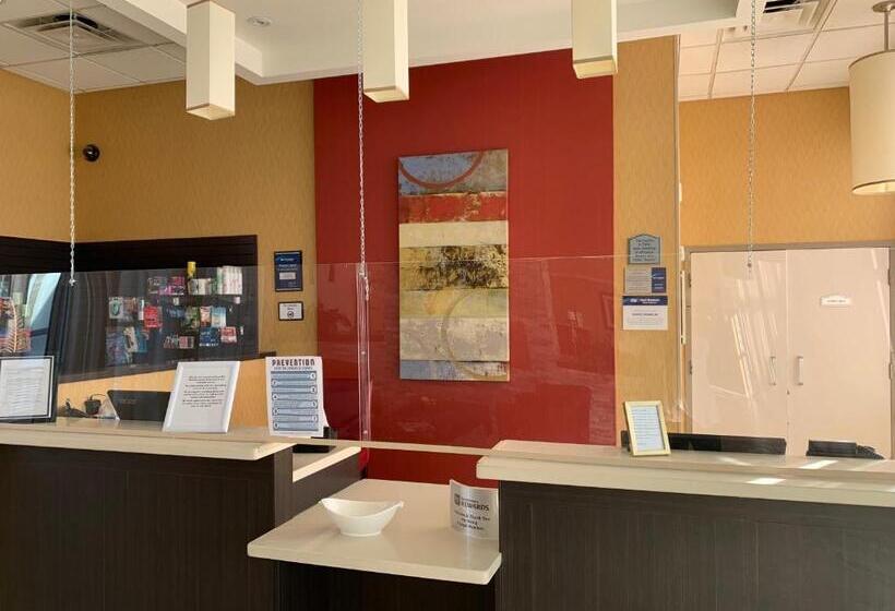 בית מלון כפרי Best Western Plus Bowmanville