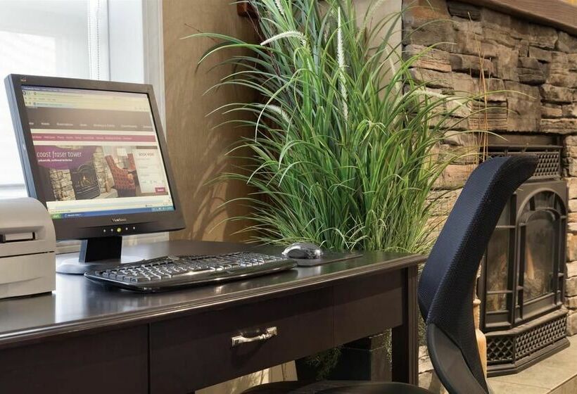 فندق Coast Fraser Tower