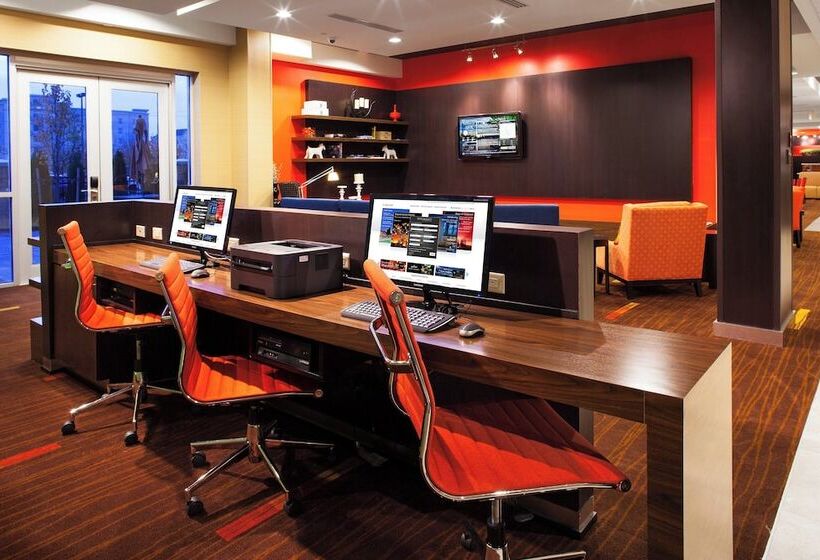 فندق Courtyard By Marriott London