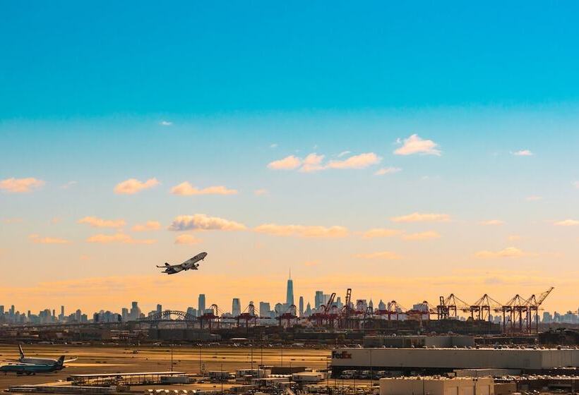 هتل Crowne Plaza Newark Airport, An Ihg