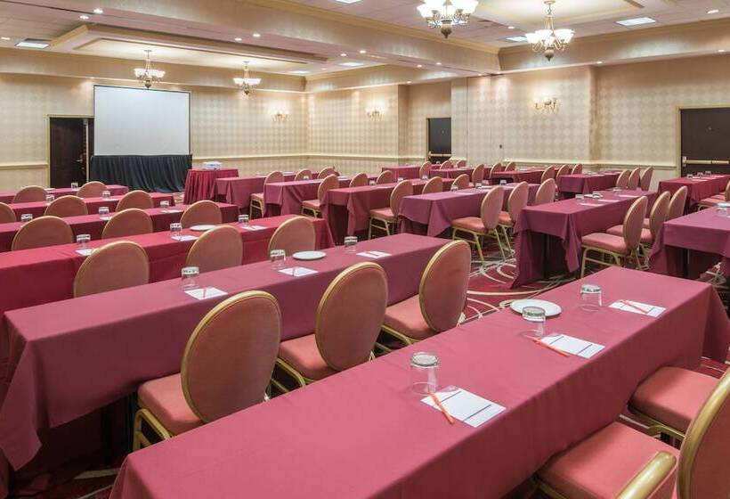 هتل Crowne Plaza Newark Airport, An Ihg