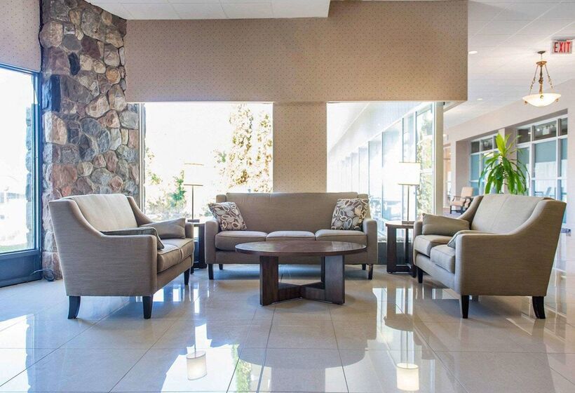 בית מלון כפרי Econo Lodge